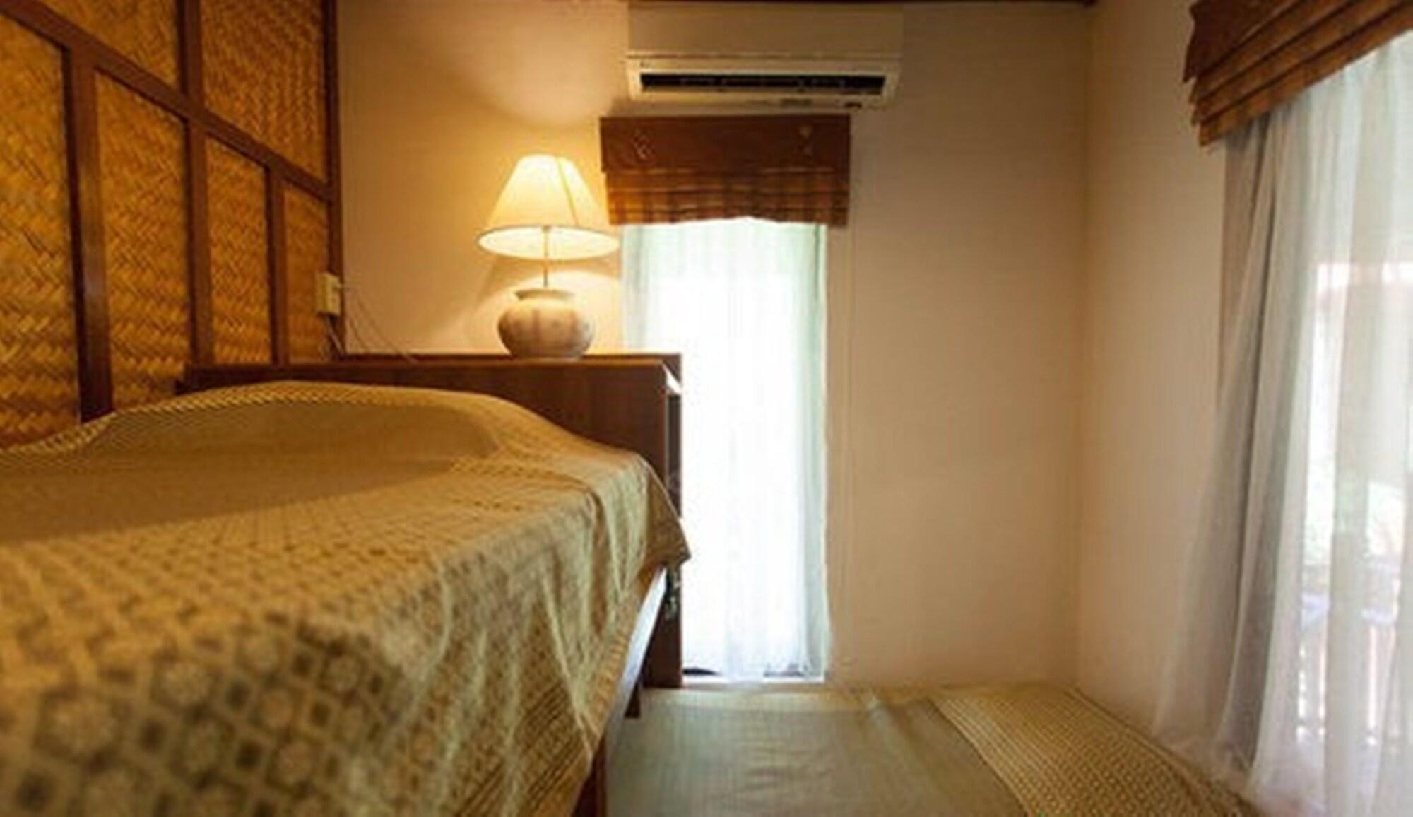 Coral Hotel Bangsaphan Бангсапхан Экстерьер фото