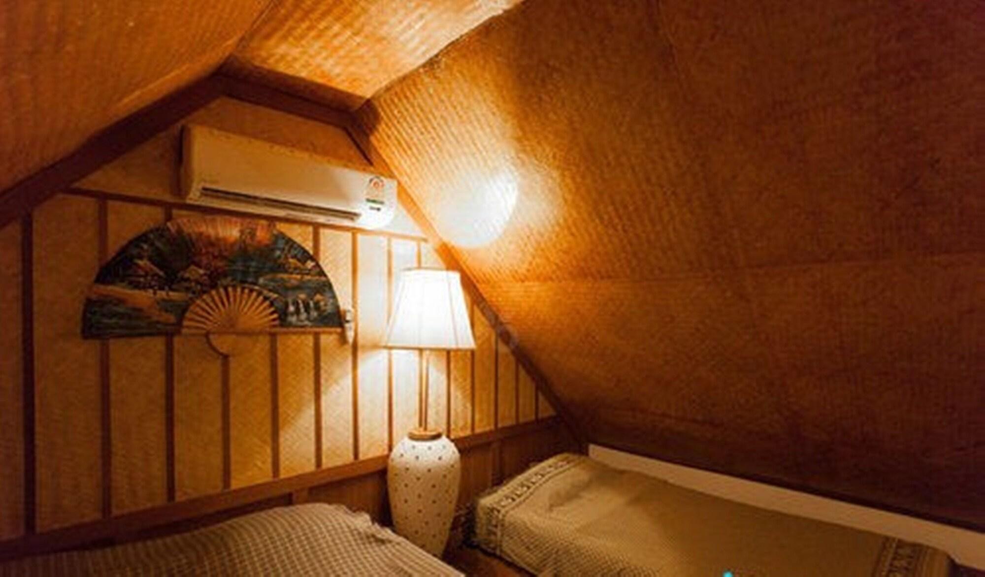 Coral Hotel Bangsaphan Бангсапхан Экстерьер фото