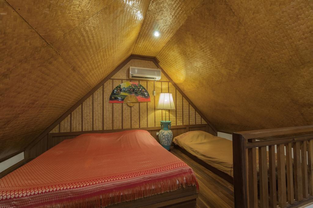 Coral Hotel Bangsaphan Бангсапхан Экстерьер фото