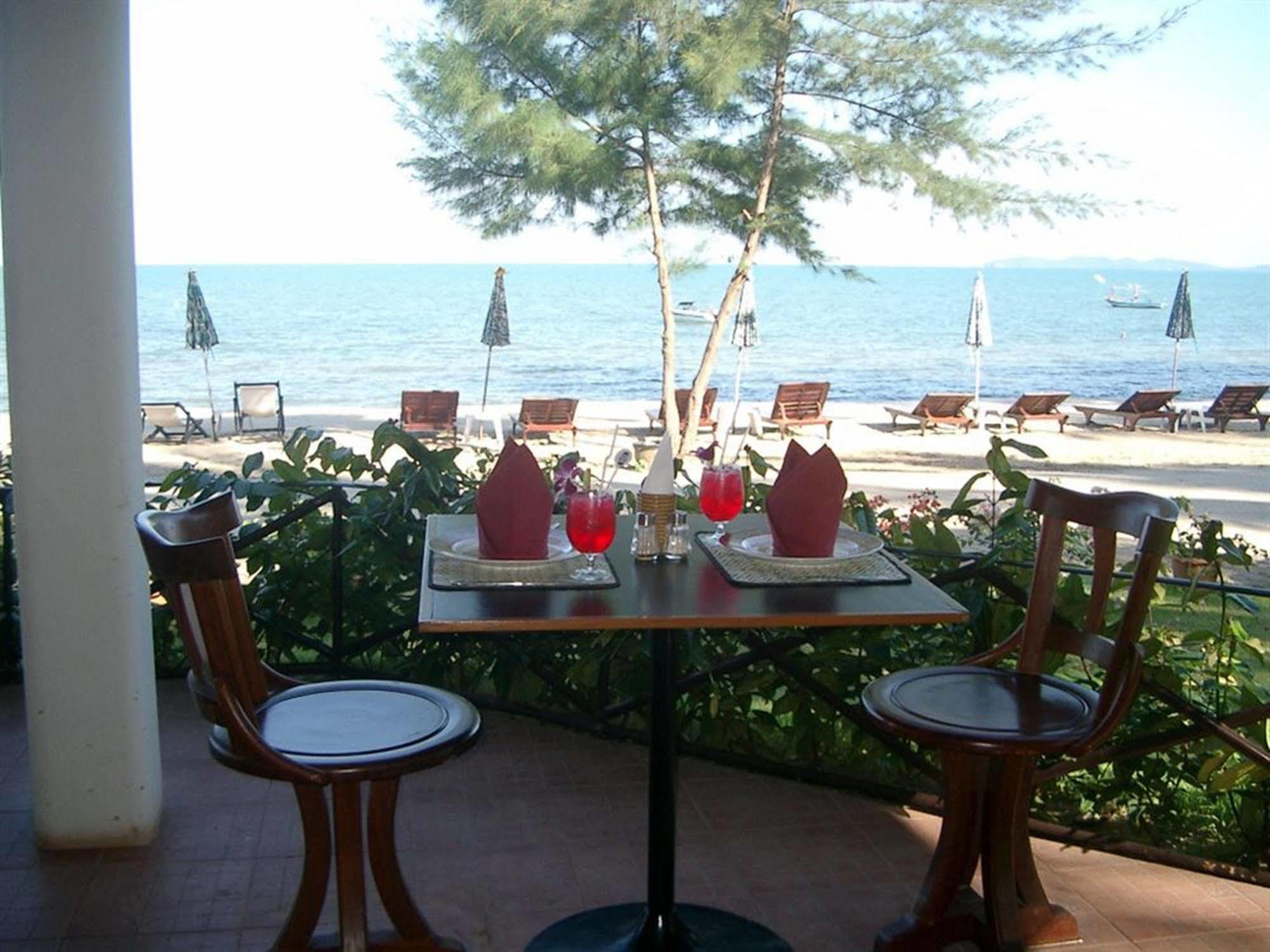 Coral Hotel Bangsaphan Бангсапхан Экстерьер фото