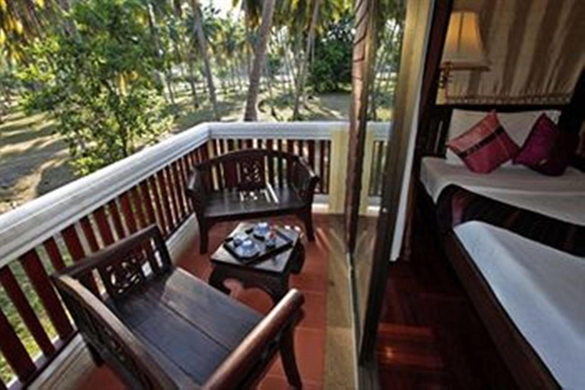 Coral Hotel Bangsaphan Бангсапхан Экстерьер фото